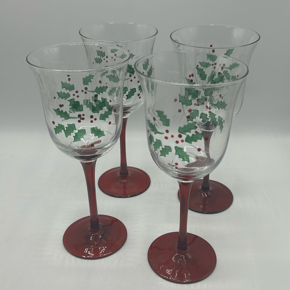 Gorham Festive Holly Wine Glasses, Set of 4